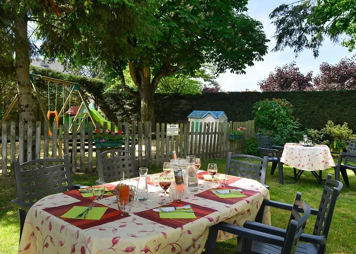 Logis Hôtels Restaurant Le Dauphin Salbris