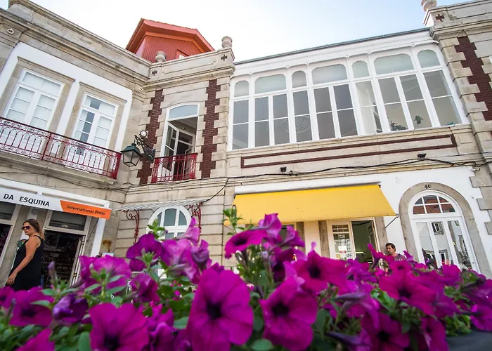 Dona Emilia Guest House & Studio Apartment Building