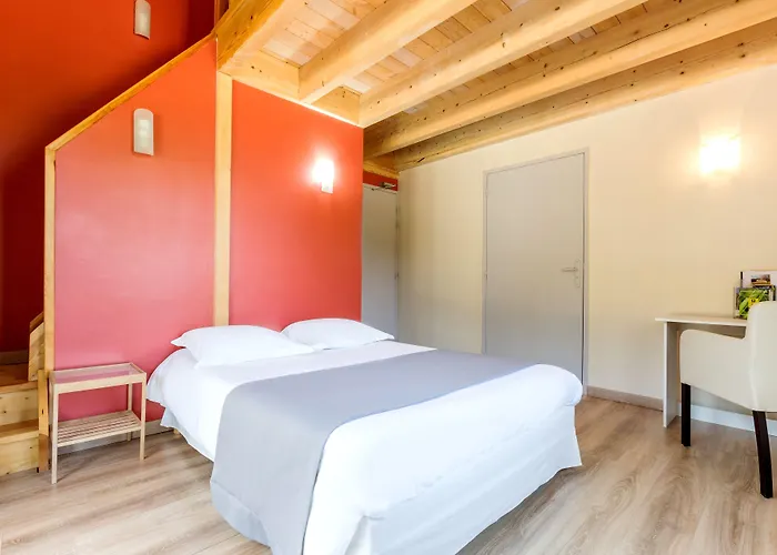 Hotels in Saint-Bonnet-le-Froid