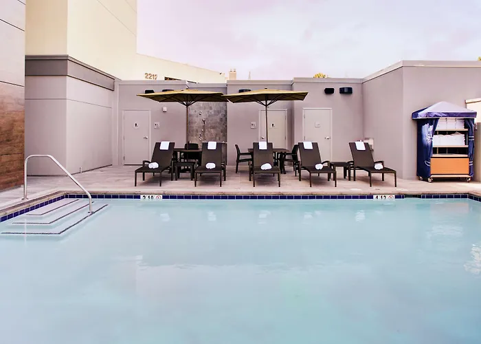Irvine Hotels