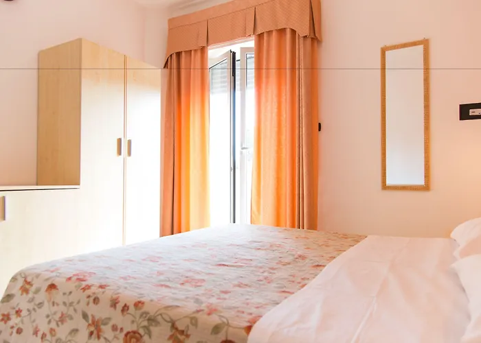Hotel Saint Tropez - Pineto