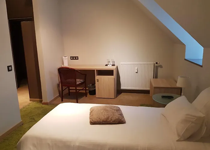 Hotels in Ath