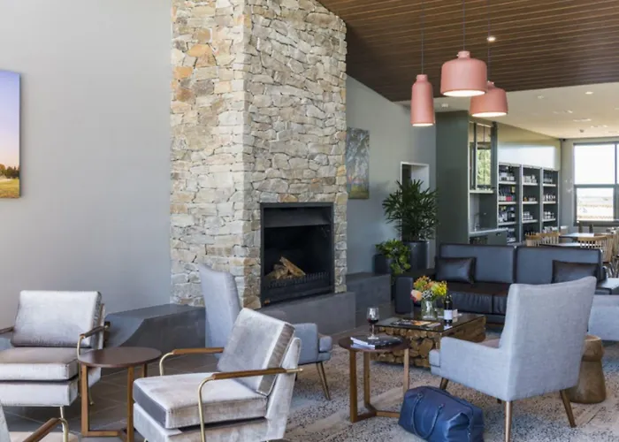 Tuggeranong Hotels