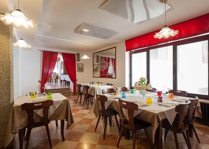 Caprino Veronese Hotels