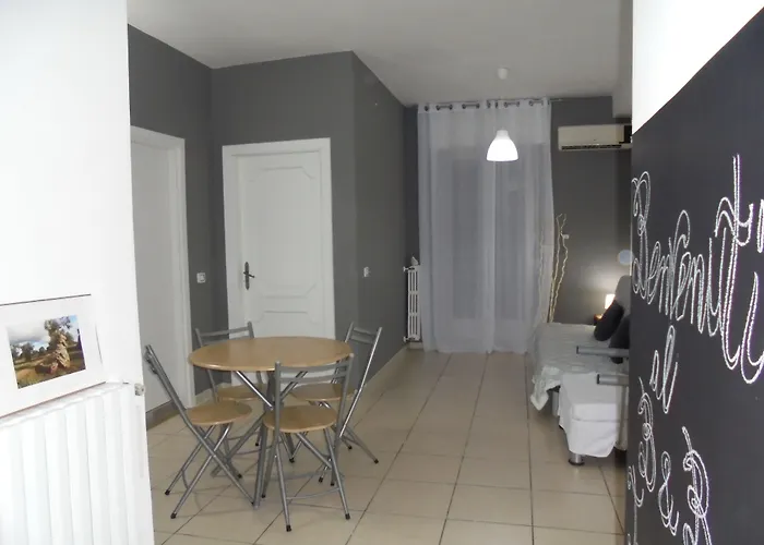 Hotel Travel&Living Trani