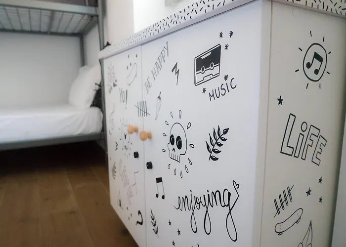 Azen Cool House