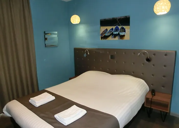 Hotel Sur Le Quai Port Vendres