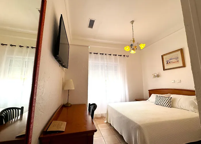Hotel Les Flots Bleus Le Lavandou
