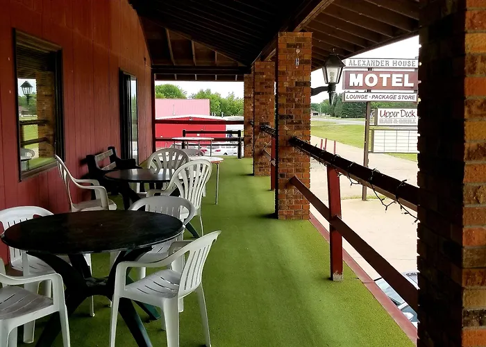 Hallock Hotels