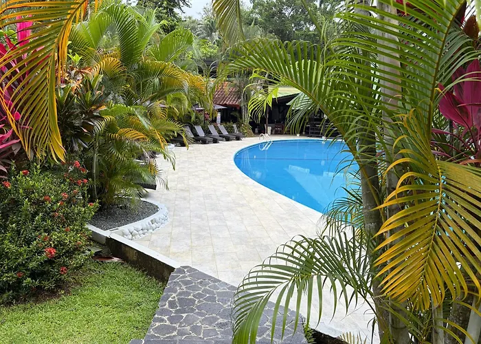 Dominical Hotels
