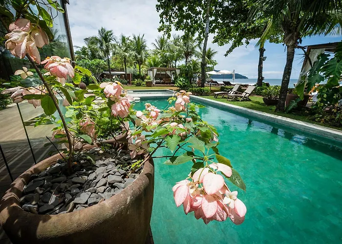 Hotel Spa Nau Royal Camburi 