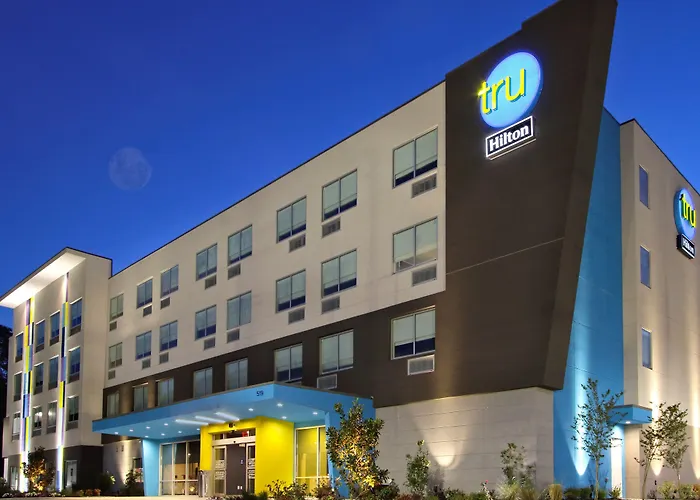 Tru By Hilton Lawrence Hotel