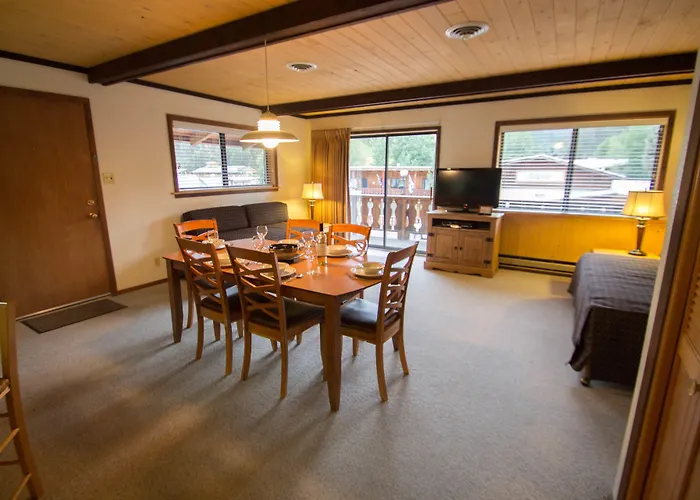 Sitzmark Sports Lodge Red River