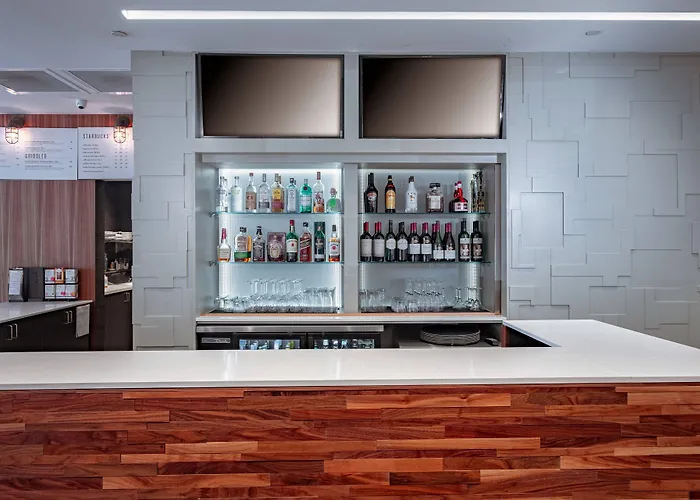 Courtyard By Marriott Toledo West Hotel