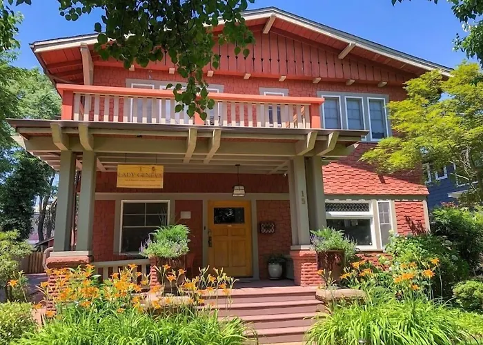 Lady Geneva Bed & Breakfast Medford