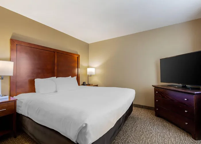 Comfort Suites Johnson Creek Conference Center