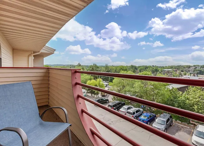 Atlantis Family Waterpark Hotel, An Ascend Collection Hotel Lake Delton