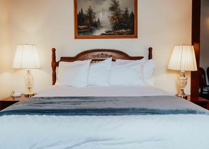Town Hall Inn Lead