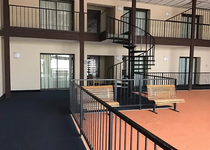Pratt Hotels