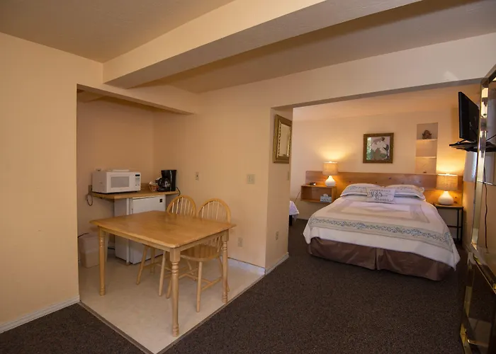 Monte Rio Hotels