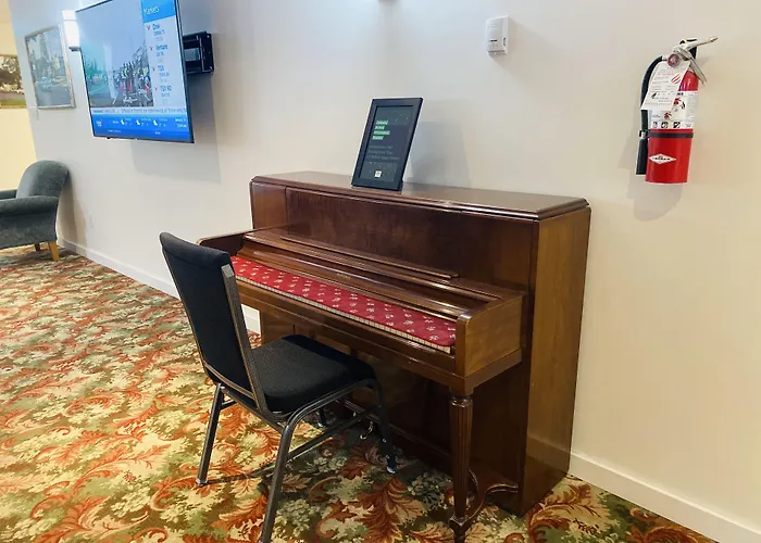 Robin Hood Inn And Suites Victoria