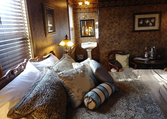Annandale Hotels