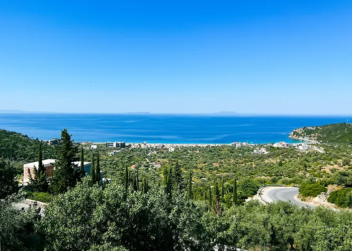 Hotels in Himare