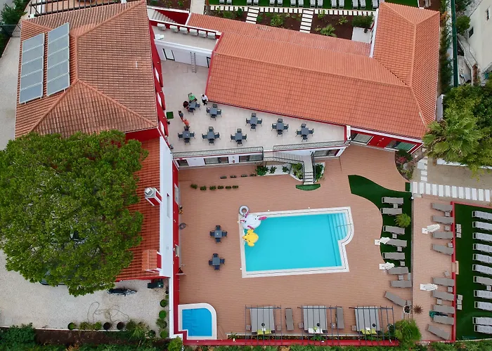 Hotéis em Charneca (Setubal)