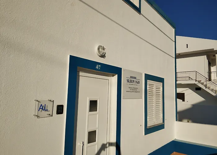 Sleep & Go Faro Airport Guest House