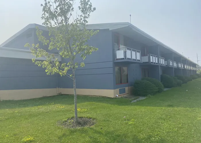 Cheektowaga Hotels