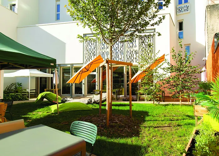 Tours Hotels