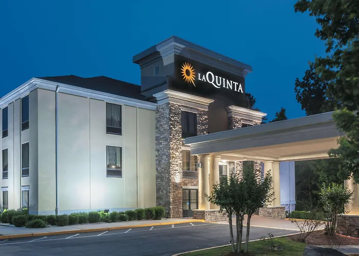 La Quinta By Wyndham Covington Hotel