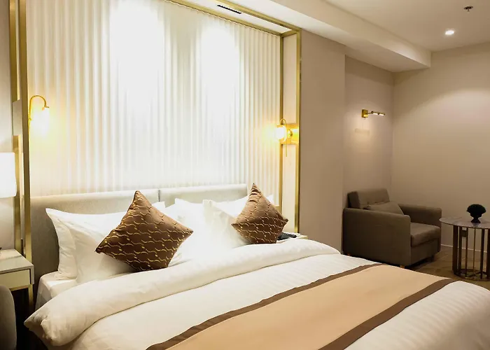 Naga (Camarines Sur) Hotels With Pool