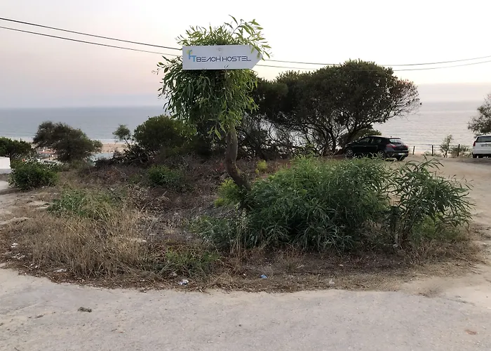 Fonte Da Telha Cliff House