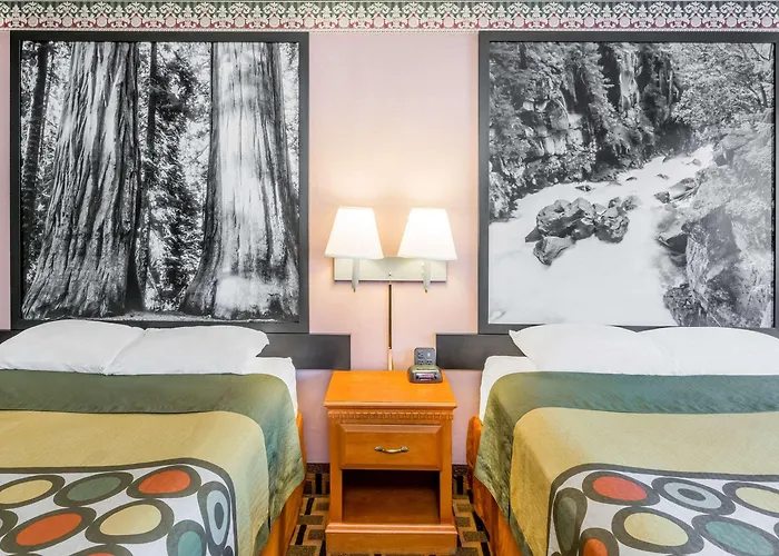 Super 8 By Wyndham Grants Pass Motel