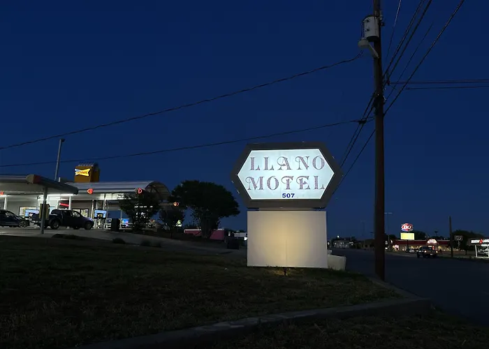 Llano Hotels