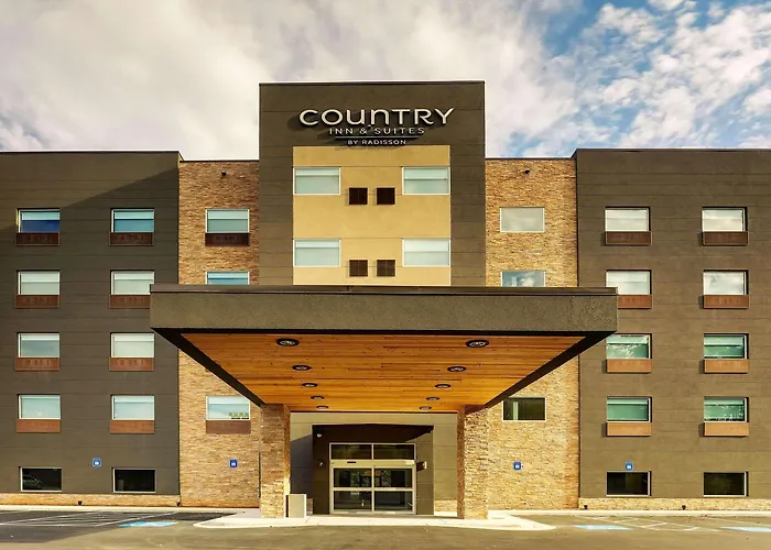 Cumming Hotels