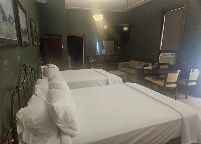 Albany Hotels