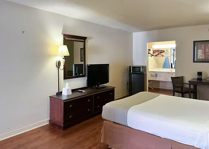 Abbeville Hotels