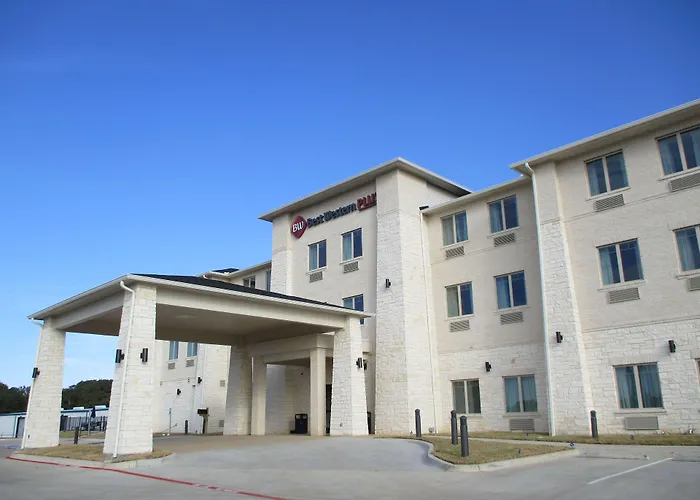 Wills Point Hotels