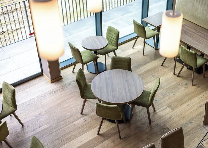 Hotels in Langgons