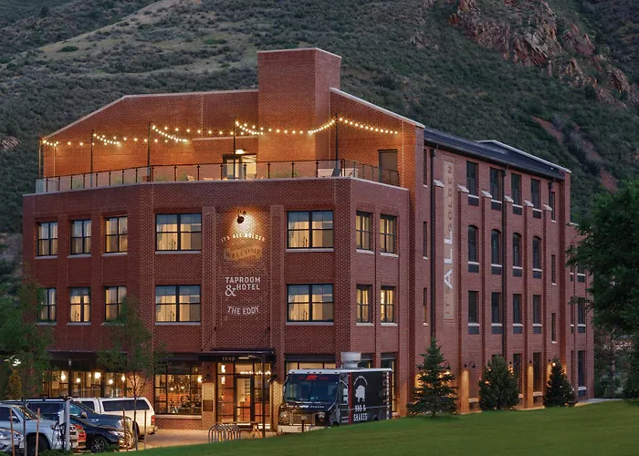 The Eddy Taproom & Hotel Golden