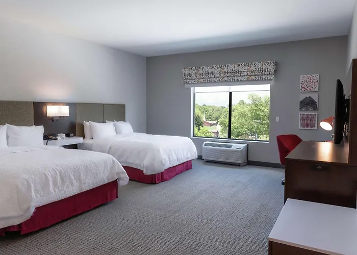 Black Mountain Hotels