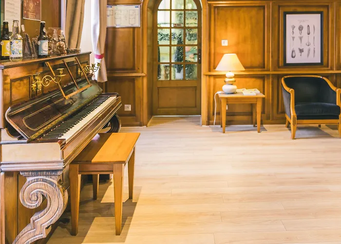 Montigny-la-Resle Hotels