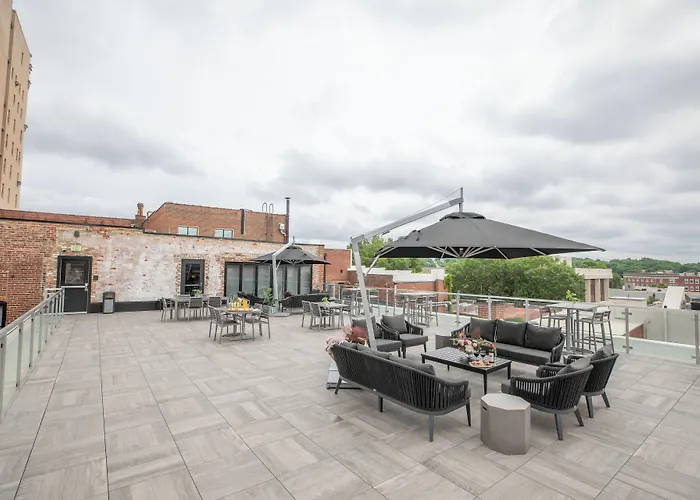 Danville Hotels