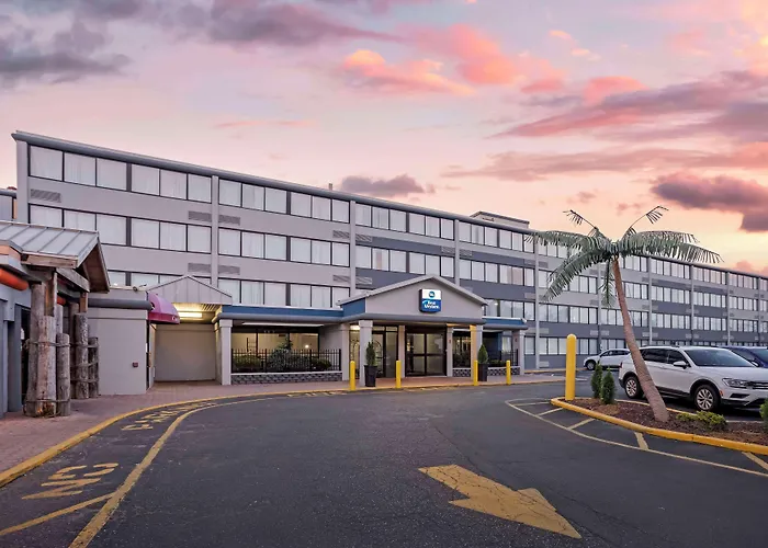 East Brunswick Hotels