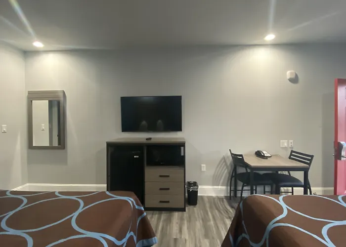 Dickinson Hotels