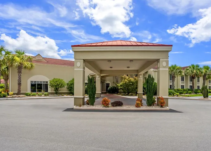 Walterboro Hotels