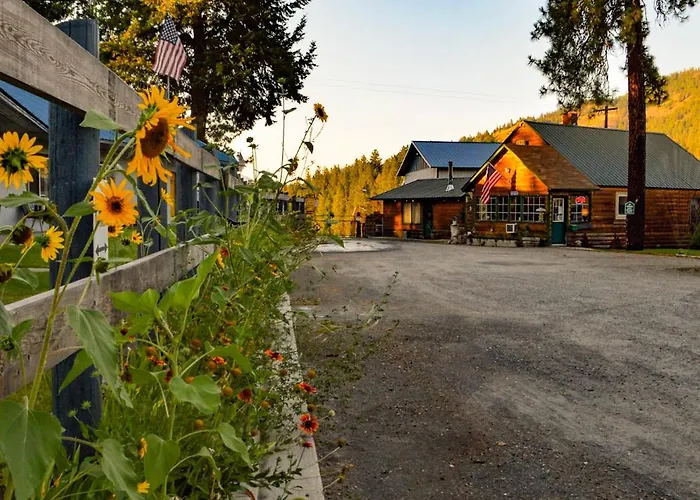 Kettle Falls Hotels