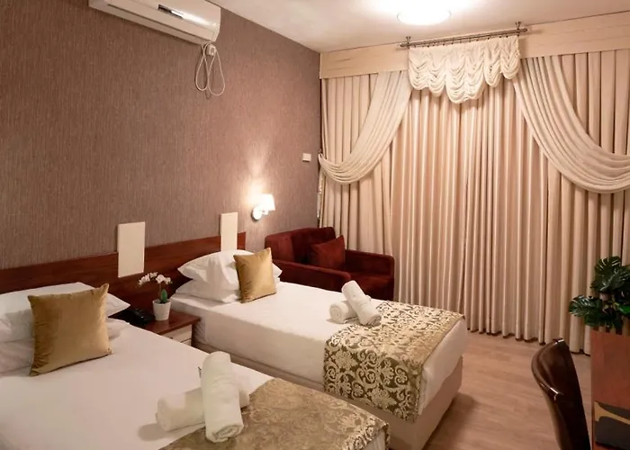 Hotels in Bene Beraq
